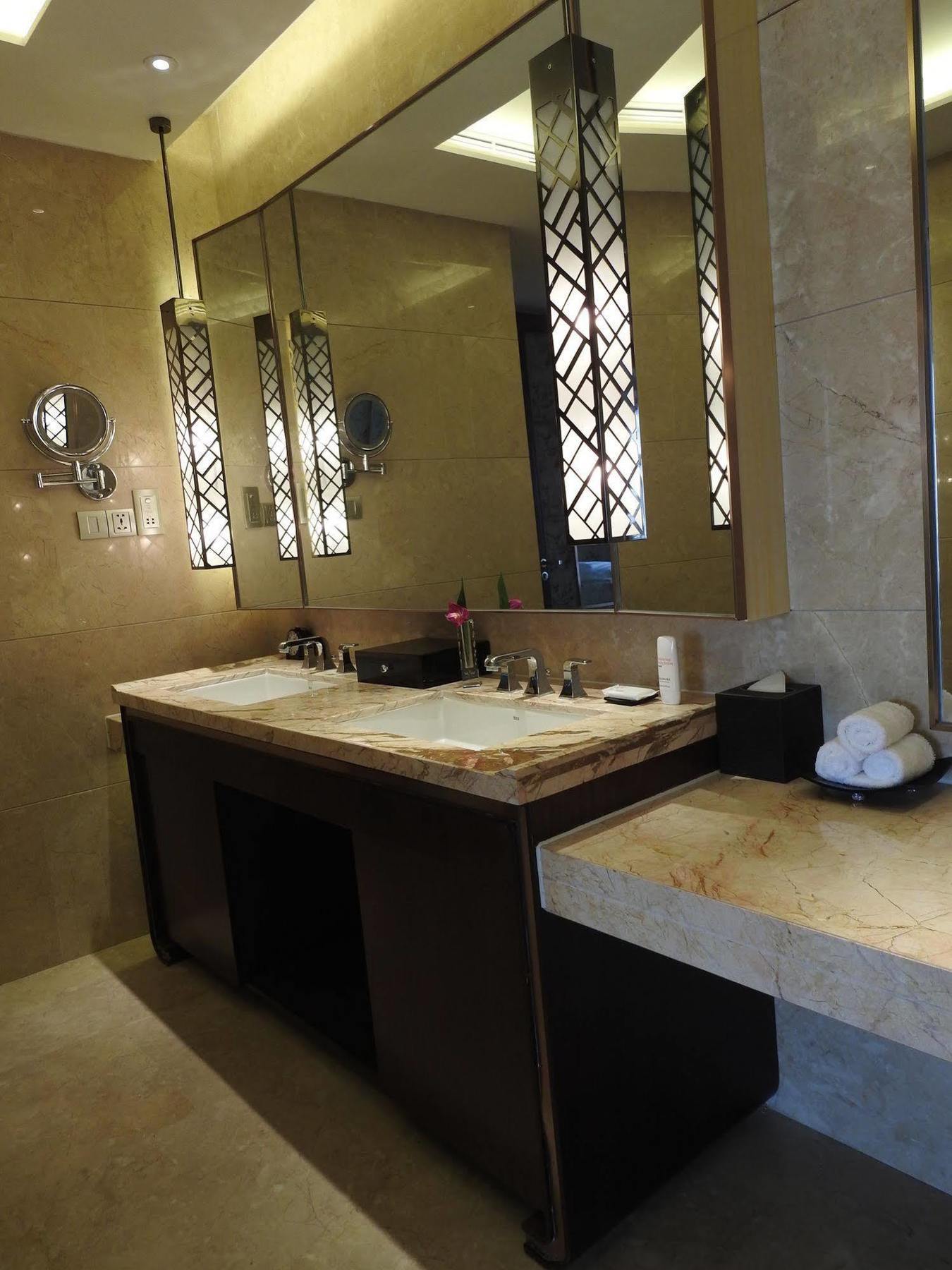 Radisson Blu Hotel Kachgar Extérieur photo