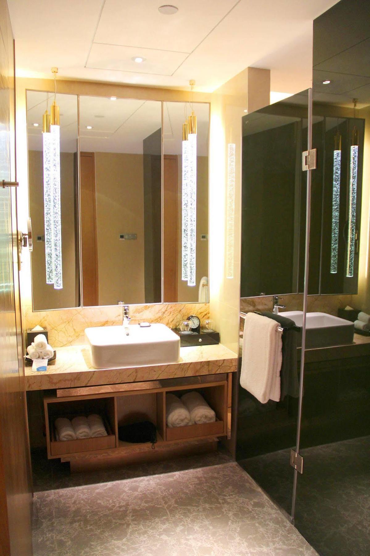 Radisson Blu Hotel Kachgar Extérieur photo